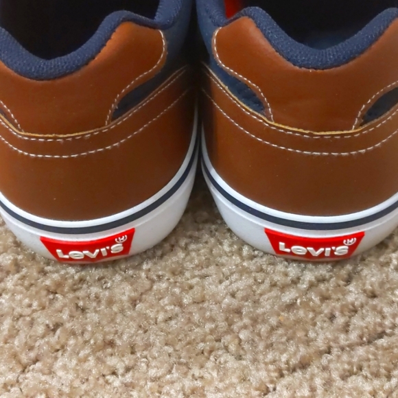 Levi's - Picture 4 of 4